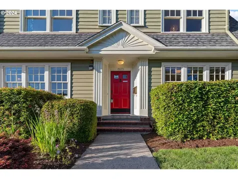 3611 Ne Peerless Place Portland OR 97232