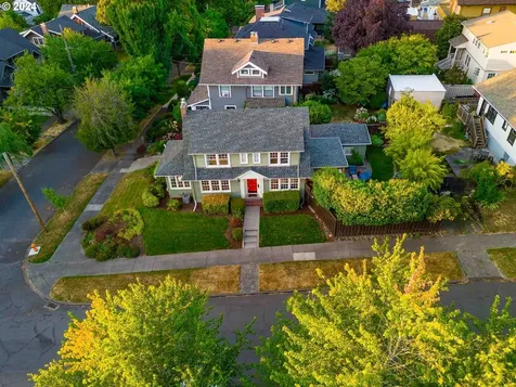 3611 Ne Peerless Place Portland OR 97232