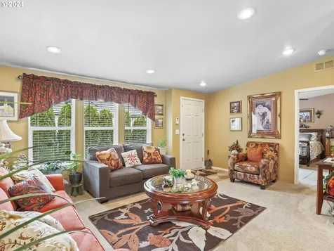 703 Saint James Place Molalla OR 97038