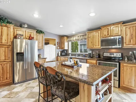 703 Saint James Place Molalla OR 97038