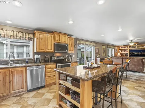 703 Saint James Place Molalla OR 97038
