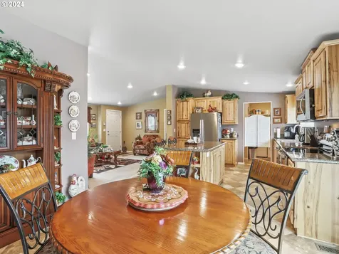 703 Saint James Place Molalla OR 97038
