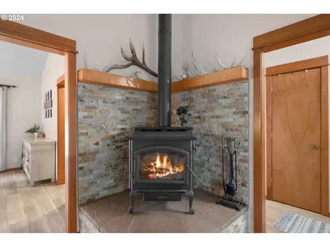 76570 Blue Mountain School Road Cottage Grove OR 97424