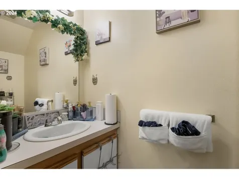 3534 NE 102nd Avenue Portland OR 97220