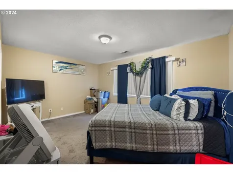 3534 NE 102nd Avenue Portland OR 97220