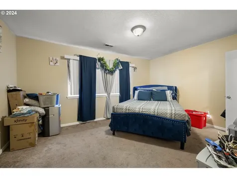 3534 NE 102nd Avenue Portland OR 97220