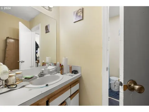 3534 NE 102nd Avenue Portland OR 97220