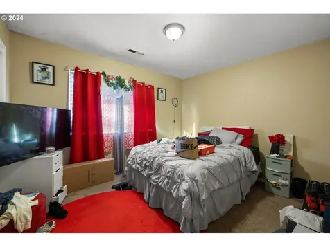 3534 NE 102nd Avenue Portland OR 97220