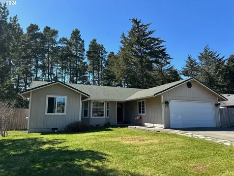 11 Park Village Drive Florence OR 97439