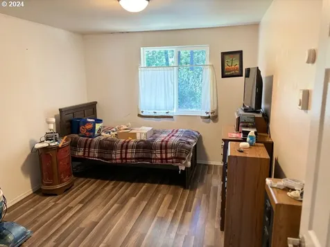 11 Park Village Drive Florence OR 97439