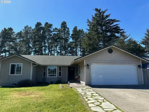 11 Park Village Drive Florence OR 97439
