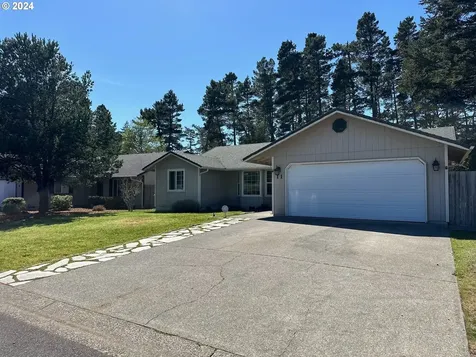 11 Park Village Drive Florence OR 97439