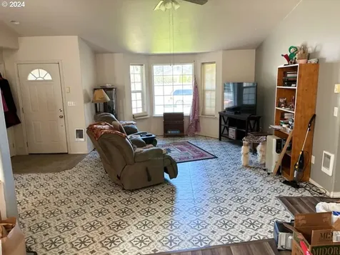 11 Park Village Drive Florence OR 97439
