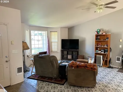 11 Park Village Drive Florence OR 97439