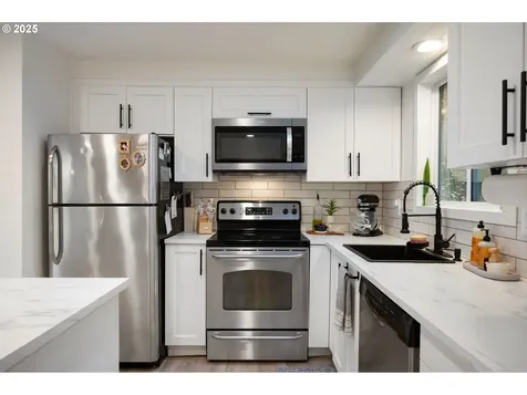 329 SE 14th Street Troutdale OR 97060