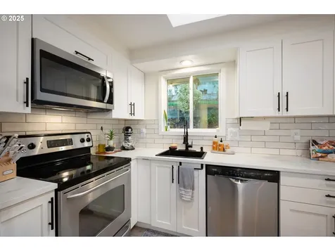 329 SE 14th Street Troutdale OR 97060