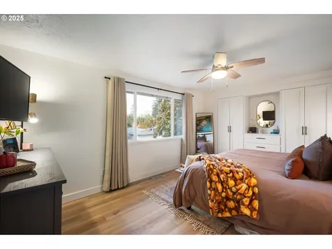 329 SE 14th Street Troutdale OR 97060