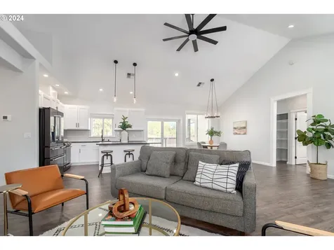 3831 Souza Street Eugene OR 97402