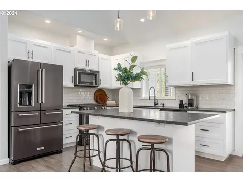 3831 Souza Street Eugene OR 97402