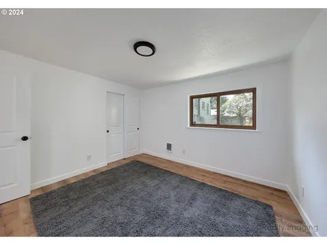 10325 SE Reedway Street Portland OR 97266