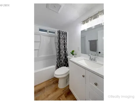 10325 SE Reedway Street Portland OR 97266