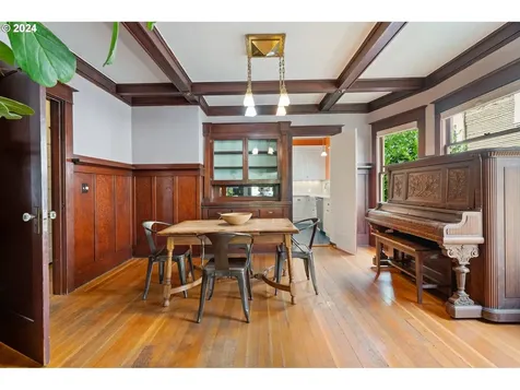 4933 NE Garfield Avenue Portland OR 97211