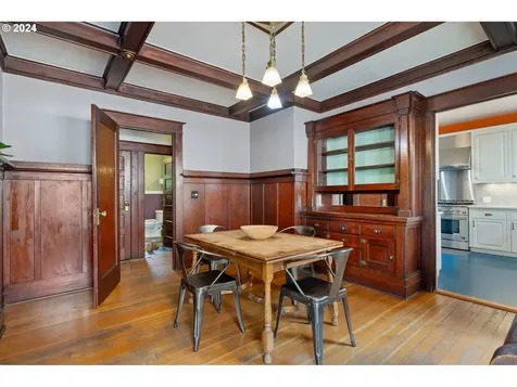 4933 NE Garfield Avenue Portland OR 97211