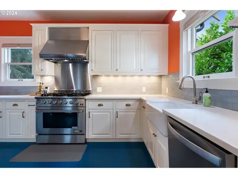 4933 NE Garfield Avenue Portland OR 97211