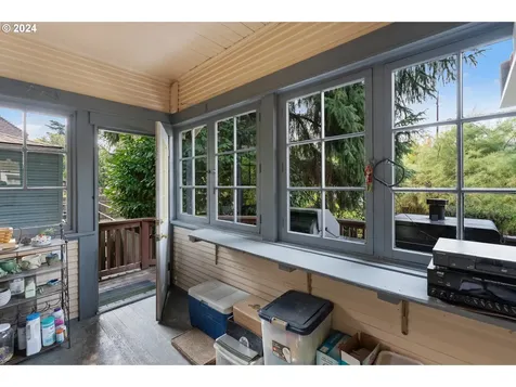 4933 NE Garfield Avenue Portland OR 97211