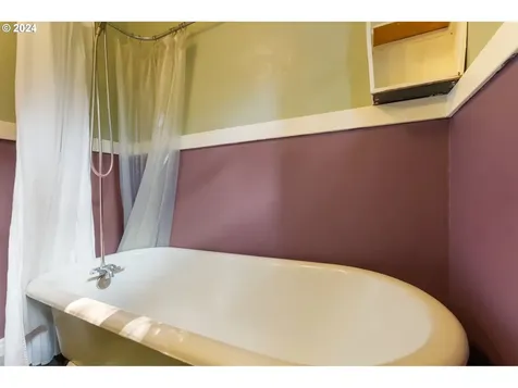 4933 NE Garfield Avenue Portland OR 97211