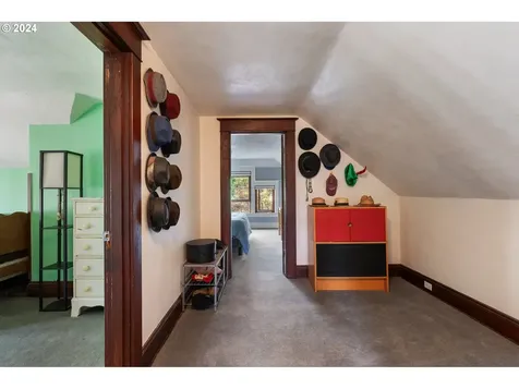 4933 NE Garfield Avenue Portland OR 97211