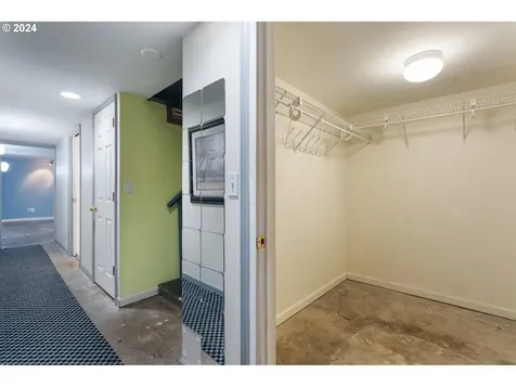 4933 NE Garfield Avenue Portland OR 97211