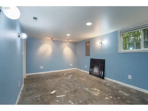 4933 NE Garfield Avenue Portland OR 97211