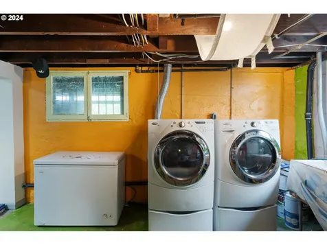 4933 NE Garfield Avenue Portland OR 97211