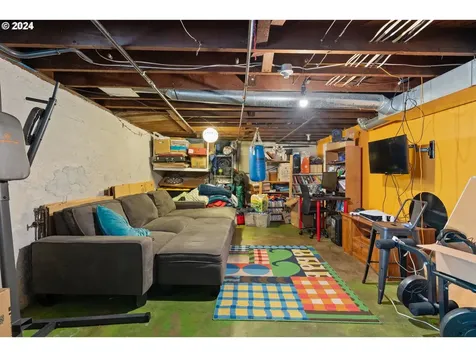4933 NE Garfield Avenue Portland OR 97211