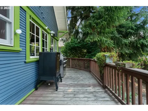4933 NE Garfield Avenue Portland OR 97211