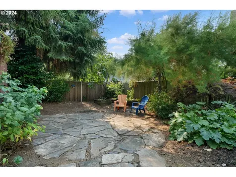 4933 NE Garfield Avenue Portland OR 97211