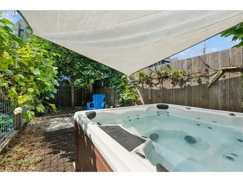 4933 NE Garfield Avenue Portland OR 97211