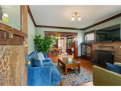 4933 NE Garfield Avenue Portland OR 97211