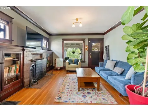 4933 NE Garfield Avenue Portland OR 97211