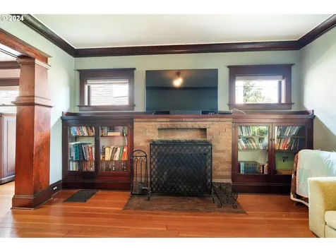 4933 NE Garfield Avenue Portland OR 97211