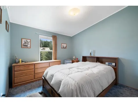 985 Hollyridge Drive Tillamook OR 97141