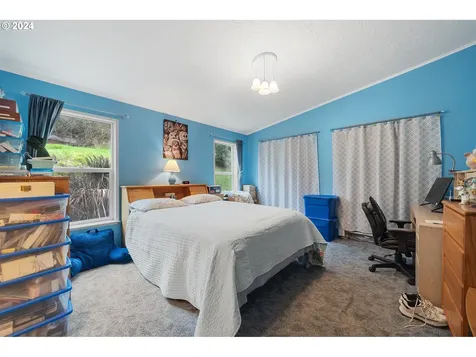 985 Hollyridge Drive Tillamook OR 97141