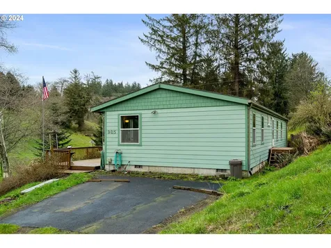 985 Hollyridge Drive Tillamook OR 97141