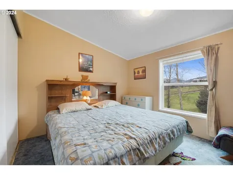 985 Hollyridge Drive Tillamook OR 97141