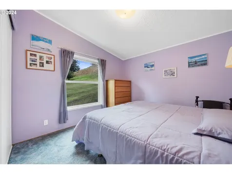 985 Hollyridge Drive Tillamook OR 97141