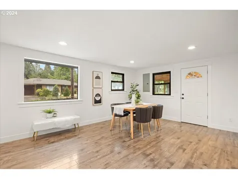 18605 Ne Everett Court Portland OR 97230