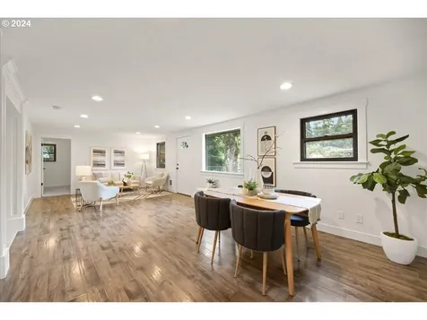 18605 Ne Everett Court Portland OR 97230