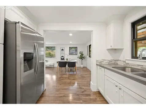 18605 Ne Everett Court Portland OR 97230