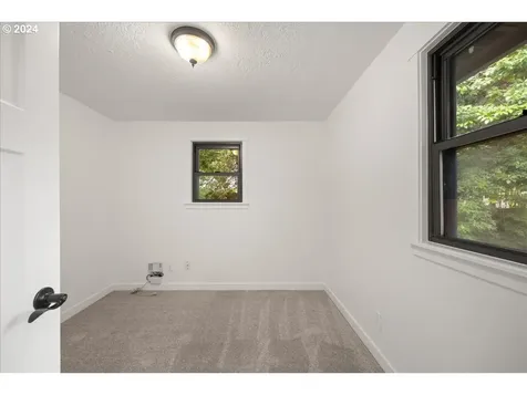 18605 Ne Everett Court Portland OR 97230